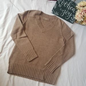 Banana Republic gray sweater sz Med